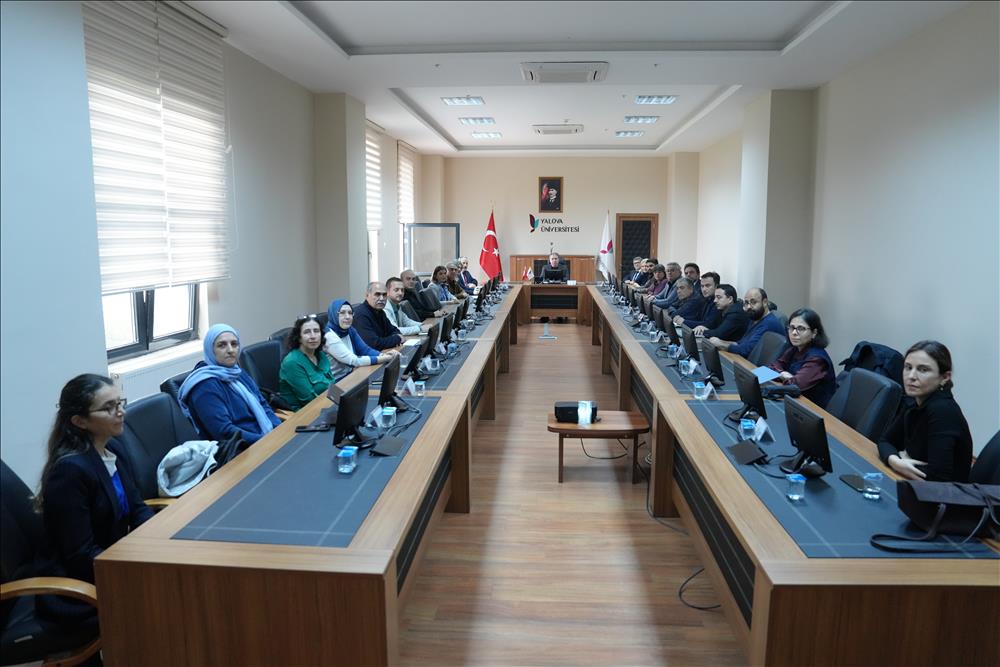 Yalova Üniversitesi’nde Akademik Birim Yöneticilerine Yönelik KAP Hazırlık Toplantısı Gerçekleştirildi